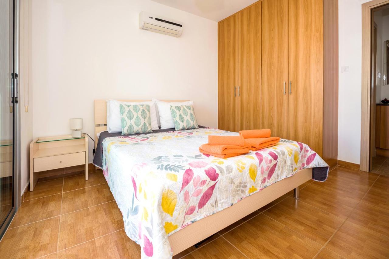 Seabreeze Apartment 200M Away From The Sea باراليمني المظهر الخارجي الصورة