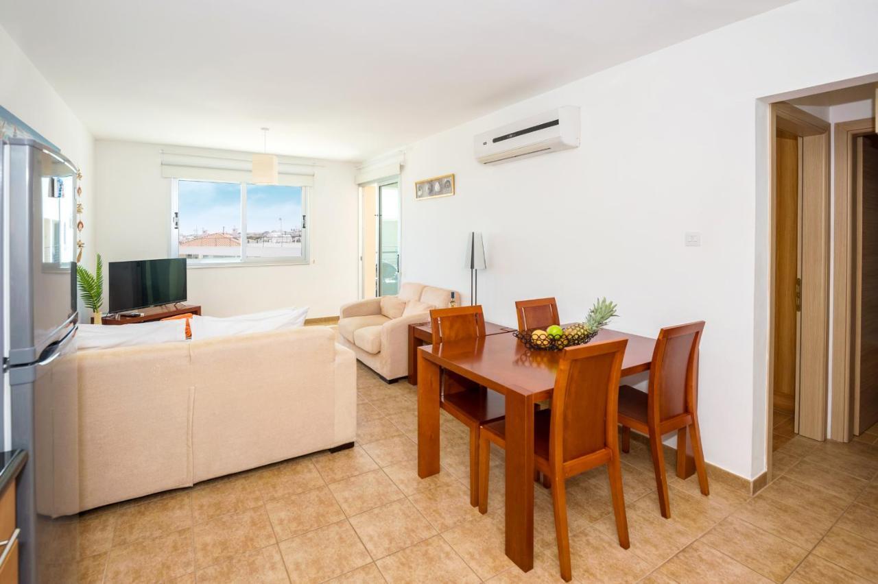 Seabreeze Apartment 200M Away From The Sea باراليمني المظهر الخارجي الصورة