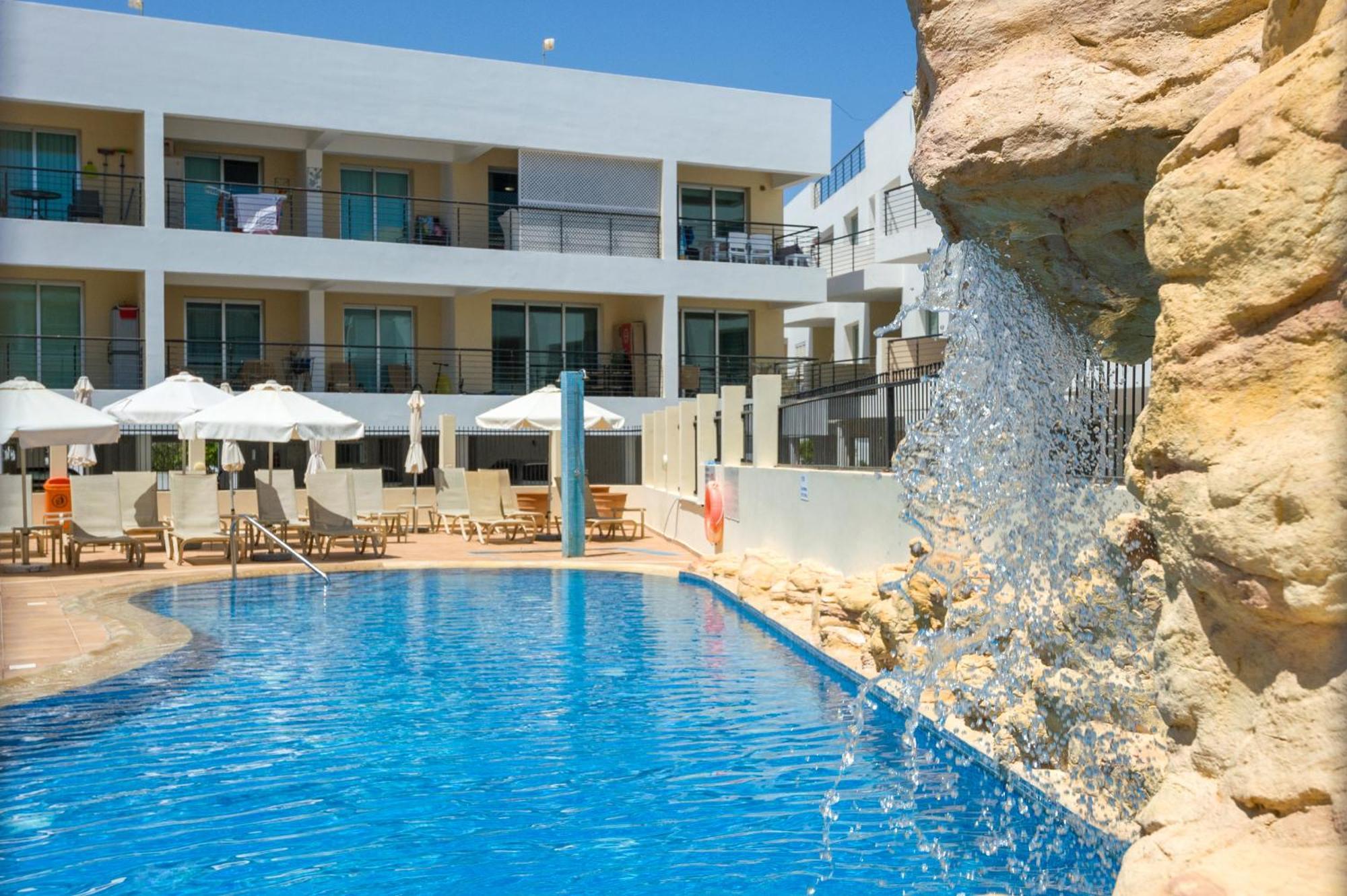 Seabreeze Apartment 200M Away From The Sea باراليمني المظهر الخارجي الصورة