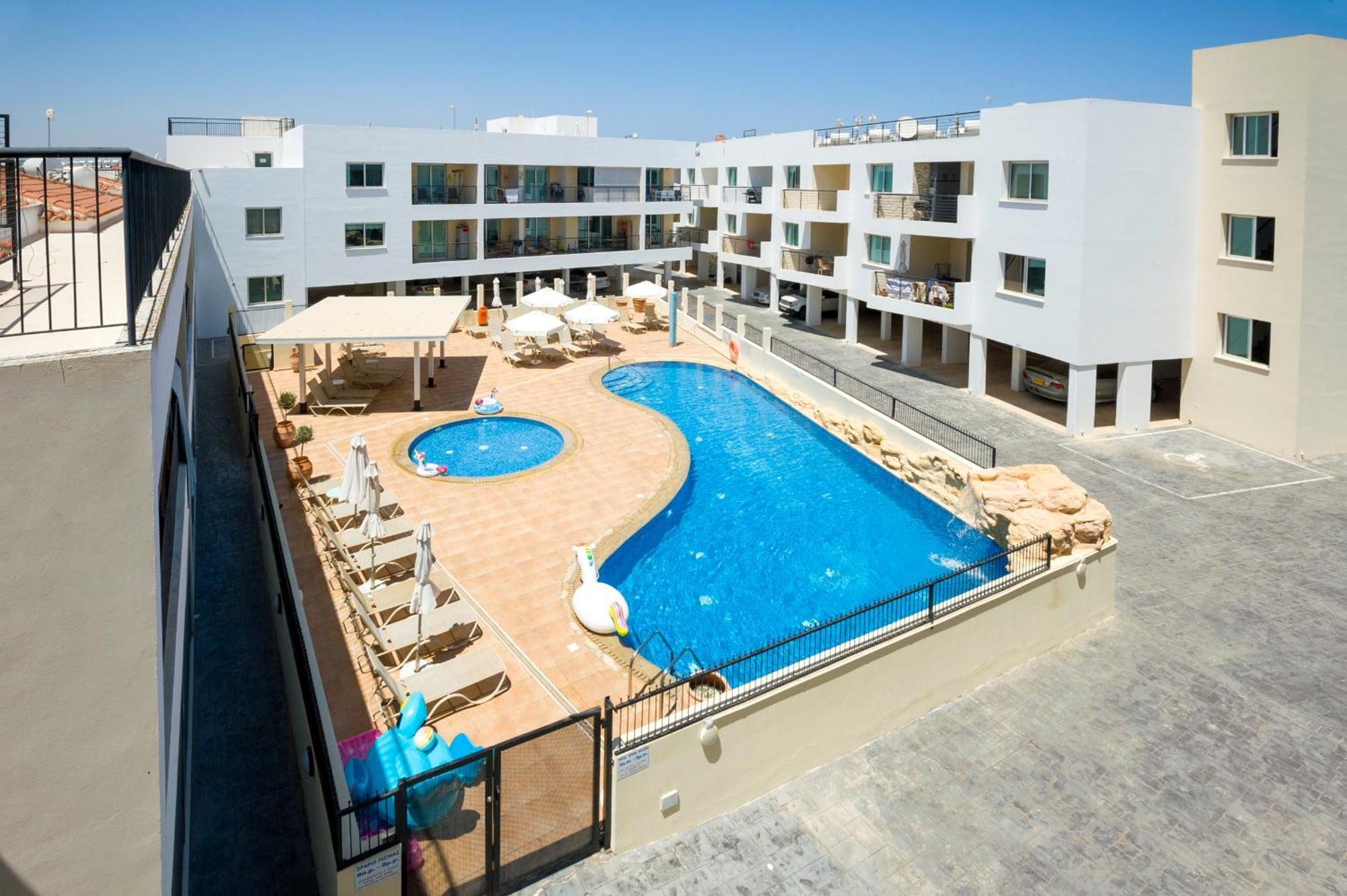 Seabreeze Apartment 200M Away From The Sea باراليمني المظهر الخارجي الصورة
