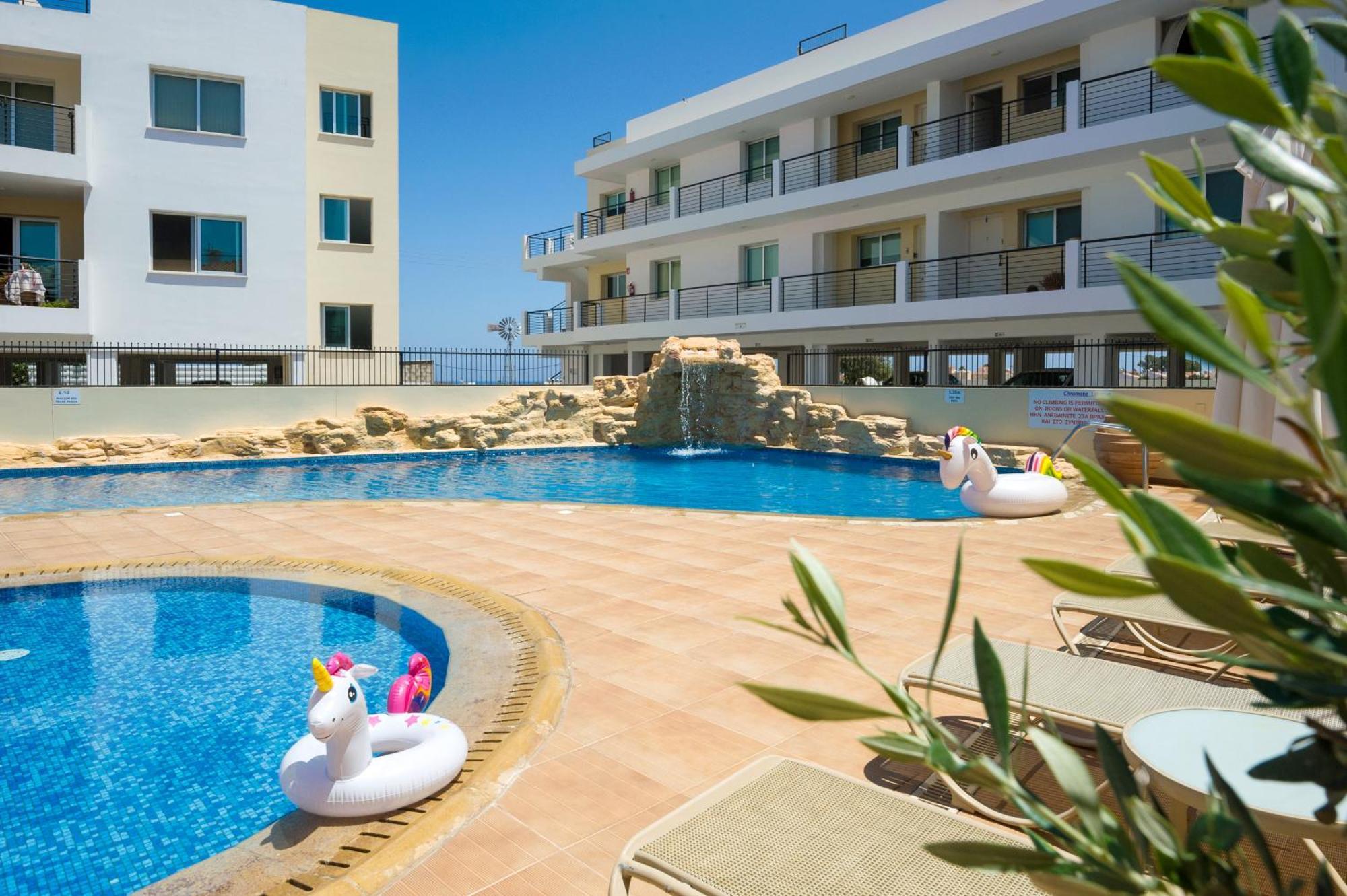 Seabreeze Apartment 200M Away From The Sea باراليمني المظهر الخارجي الصورة
